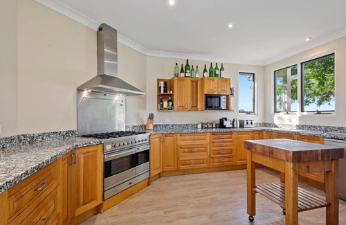 Pokolbin House | Brokenback Vineyard Luxe Homestead