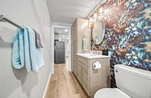Siesta Key House | Bromiscus 2br Suite Amazing Pool, Games