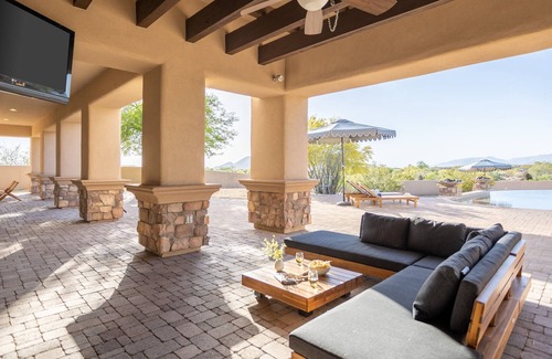 Pinnacle Peak House | Bronco by AvantStay | Incredible Views w/ Pool & Hot tub!