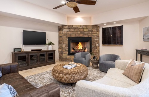 Pinnacle Peak House | Bronco by AvantStay | Incredible Views w/ Pool & Hot tub!