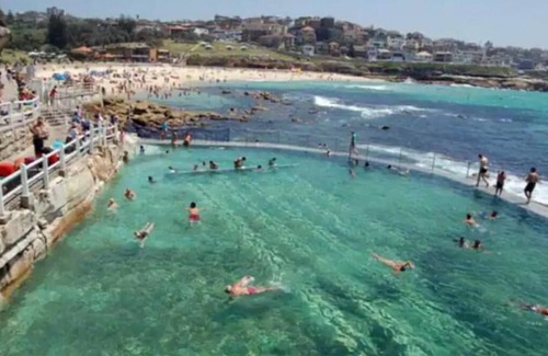 Bronte Apartment | Bronte Beach with views, footsteps to the beach!