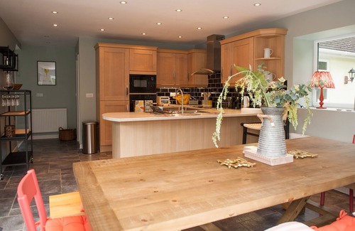 Lyme Regis Cottage | Brooklands - sleeps 10 guests in 4 bedrooms