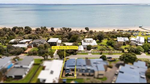 Cowes House | Brooklya by the Beach