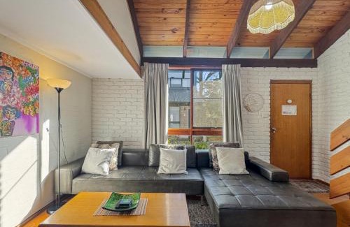 Broulee House | 'Broulee Break' -2-Bed Beach House with Games Room