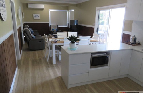 South West Rocks House | BROWNY'S R & R - Beach Cottage