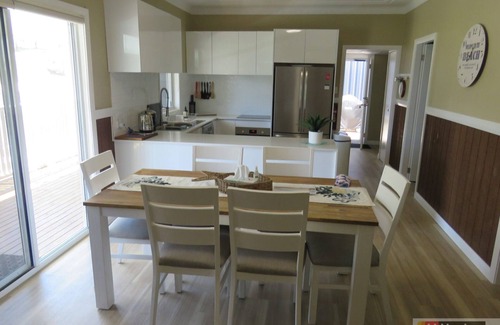 South West Rocks House | BROWNY'S R & R - Beach Cottage
