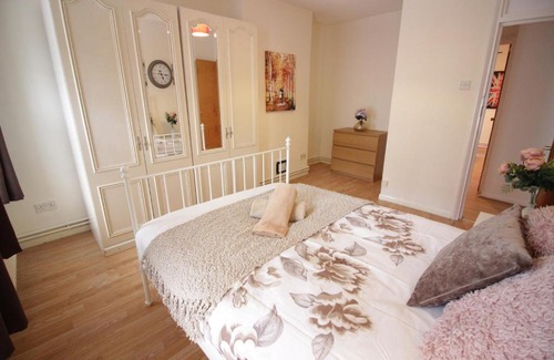 Spitalfields Apartment | Brune Guest Apartment next to Liverpool st.