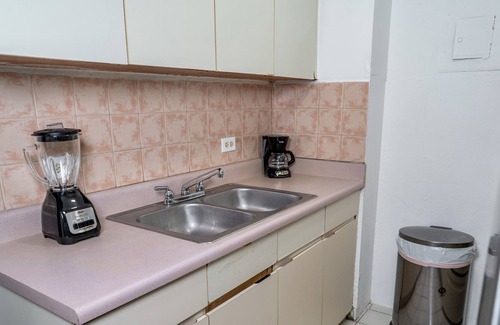 Rio Piedras Apartment | Bruno, Travel Stay Nearby SJ Airport