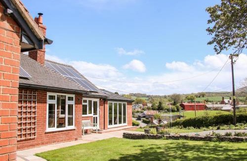 Chirbury with Brompton House | Bryn Caer