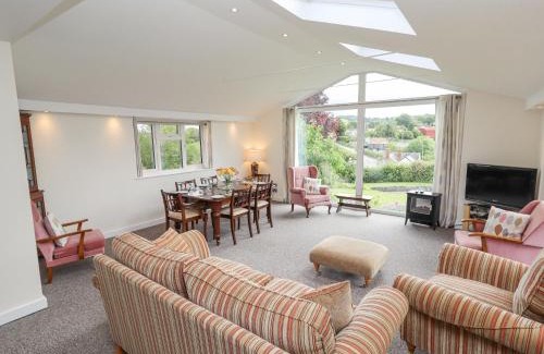 Chirbury with Brompton House | Bryn Caer