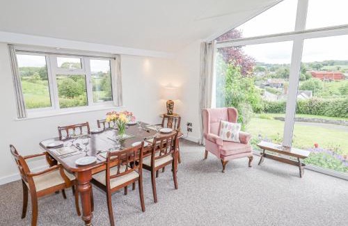 Chirbury with Brompton House | Bryn Caer