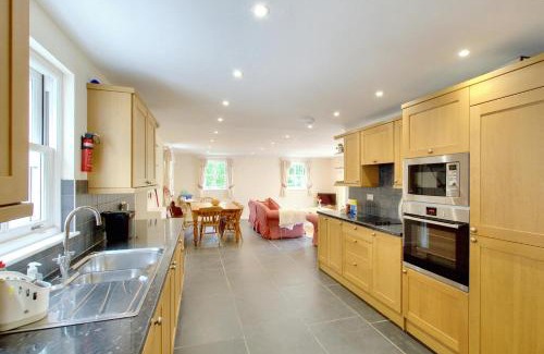 Llangranog House | Brynllin Llangrannog
