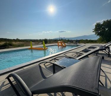 Canton 10 Villa | Buško Escape beach