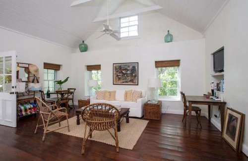Governor's Harbour House | Buccaneer Hill Cottage cottage