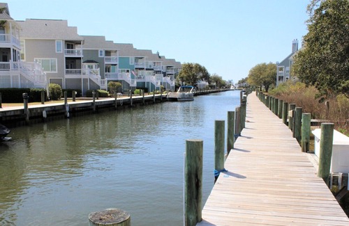 Manteo Condo | Buccaneer Village 514 | Canal Front | Private Balcony