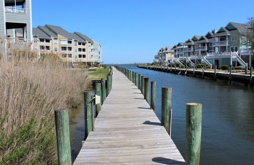 Manteo Condo | Buccaneer Village 514 | Canal Front | Private Balcony