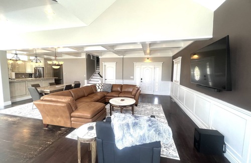 Torrey House | Bucolic views, spacious great room, short walk to center of town!