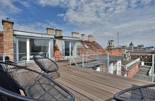 Vizivaros Apartment | Buda Batthiany Square, 6