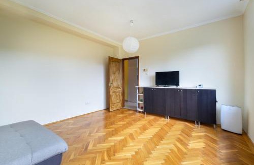 Krisztinavaros Apartment | Buda Breeze 1BDR w AC by NW