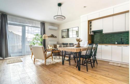Orszagut Apartment | Buda Top Floor Apartment with Terrace & View