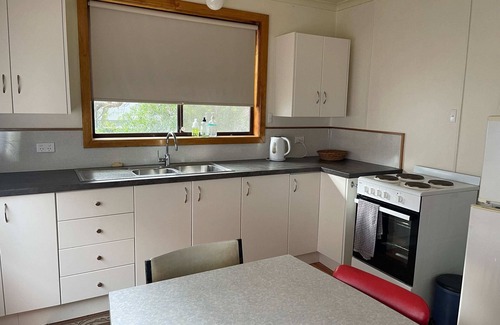 Anglesea House | Budget Accomodation S