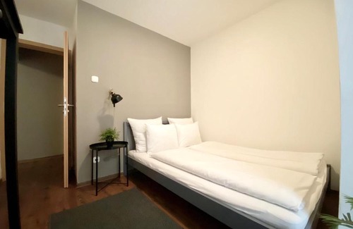 Inner City Budapest Apartment | Budget Apartment by Hi5- Károly 16
