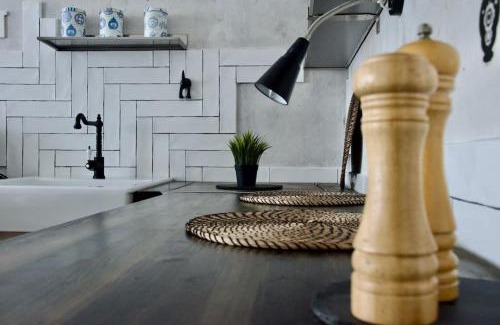 Terezvaros Apartment | Budget Apartment by Hi5 - Mozsár