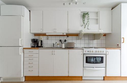 Katarina-Sofia Apartment | Budget comfort on trendy Södermalm, construction work