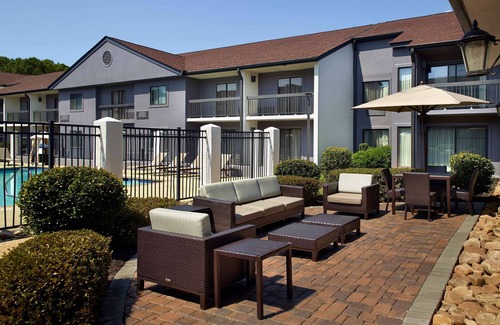 Norcross House | Budget-Friendly Stay in Norcross! 3 Family-friendly Units, Free Parking, Pool
