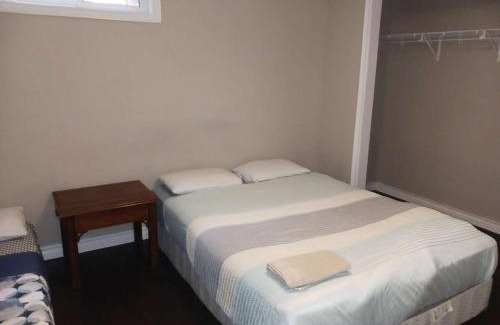 Waterloo House | Budget Stay In Heart of Waterloo-Free Wifi-Parking
