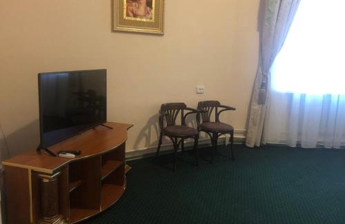 Oleksandriya Hotel | Budynok Pyschevycha