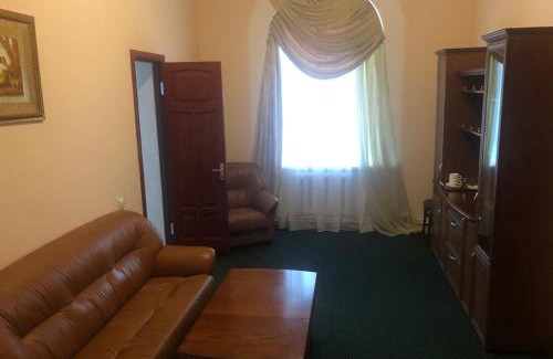 Oleksandriya Hotel | Budynok Pyschevycha