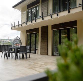 Bukovel Ski Chalet | Budz Карпати