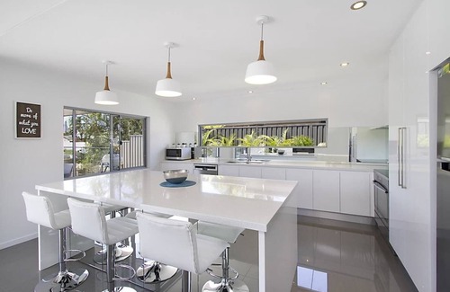 Broadbeach Waters House | Buena Vista Summary: