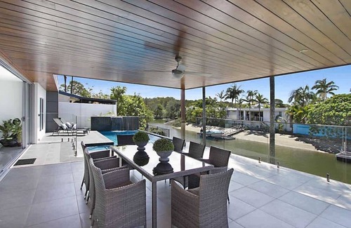 Broadbeach Waters House | Buena Vista Summary: