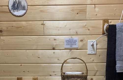 Nikiski Cabin | Buffy's Alaska Adventure Cabin Kenai Peninsula Family/Pet friendly/2 Bdrm/1Ba