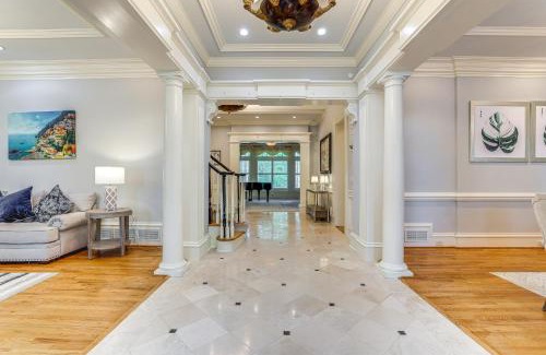 Buford House | Buford Mansion with Pool about 14 Mi to Lake Lanier