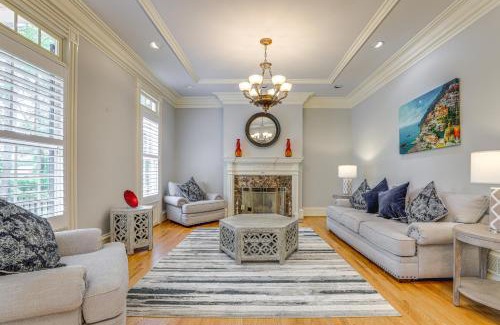 Buford House | Buford Mansion with Pool about 14 Mi to Lake Lanier