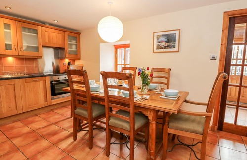 Weem Cottage | BUGABOO COTTAGE, pet friendly, with a garden in Aberfeldy