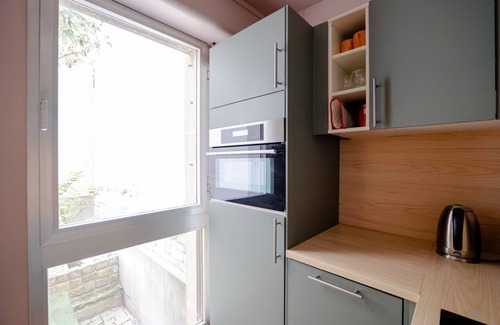Quartier de l'Ecole-Militaire Apartment | Build Me Up, Buttercup, by Veeve