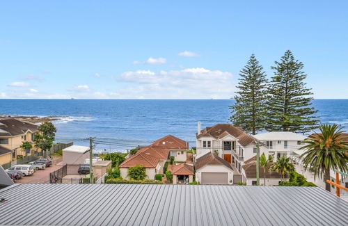 Blue Bay House | BULA BLUE - Sleeps 13, Blue Bay Beach