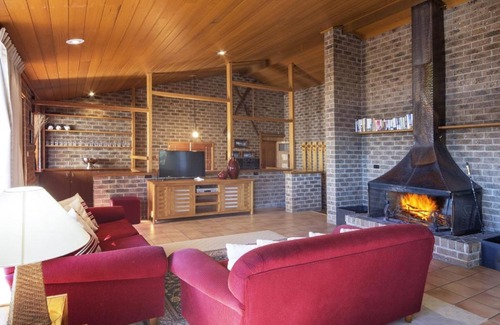Jindabyne House | Bundilla 4 - 3BR l Balcony l BBQ l Lake Views l WiFi l Air-Con
