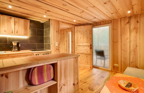 Kollm House | Bungalow '19 - Finnhütte' with Private Terrace and Shared Garden