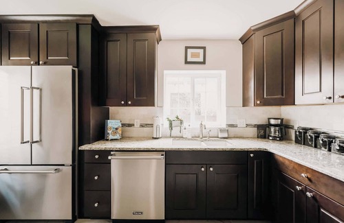 Hilltop House | Bungalow Beats | Musical Vibes Near Cherry Creek