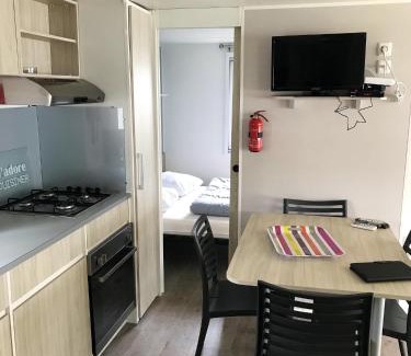 Saint-Julien-en-Born House | Bungalow confortable à Saint-Julien-en-Born avec piscine partagée