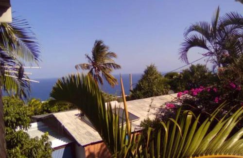Saint-Leu House | Bungalow cosy à Saint-Leu, vue sur la mer.