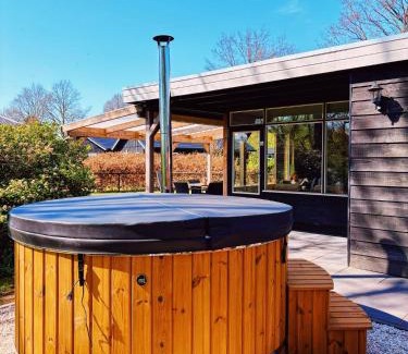 Gasselte House | Bungalow Doris met Hottub | 4 personen
