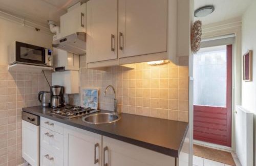 Sint Maartenszee House | Bungalow in Sint Maartenszee near Beach