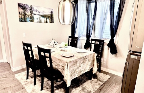 Southwest Calgary House | Bungalow | Upper Level | CT Train | Spruce Meadow