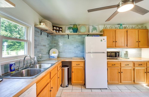 Cape Charles Cottage | Bungalow w/Large Yard: 8 Mi to Cape Charles Beach
